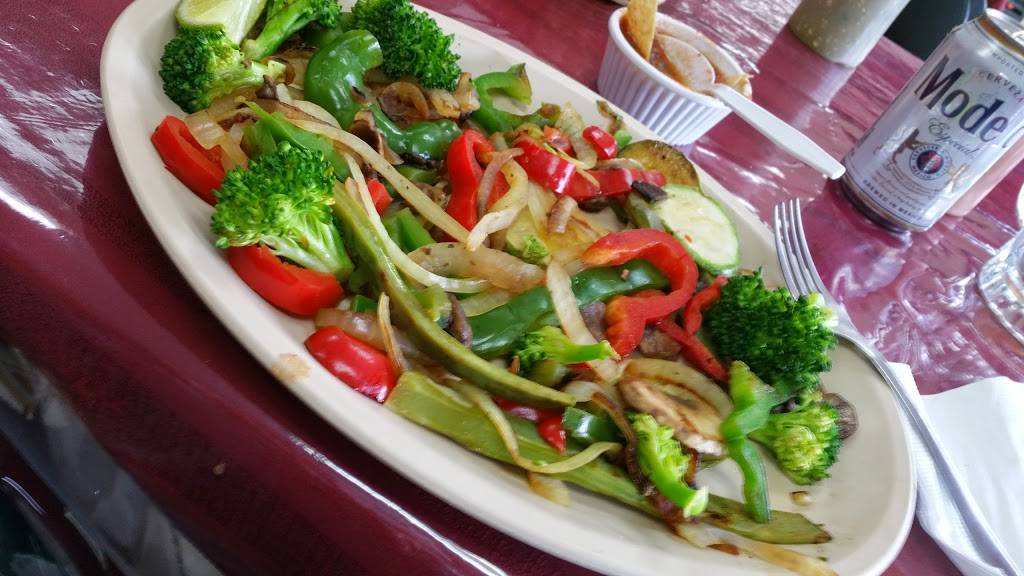 El Mana Restaurante | restaurant | 10400 W Fullerton Ave, Melrose Park, IL 60164, USA | 8472880616 OR +1 847-288-0616