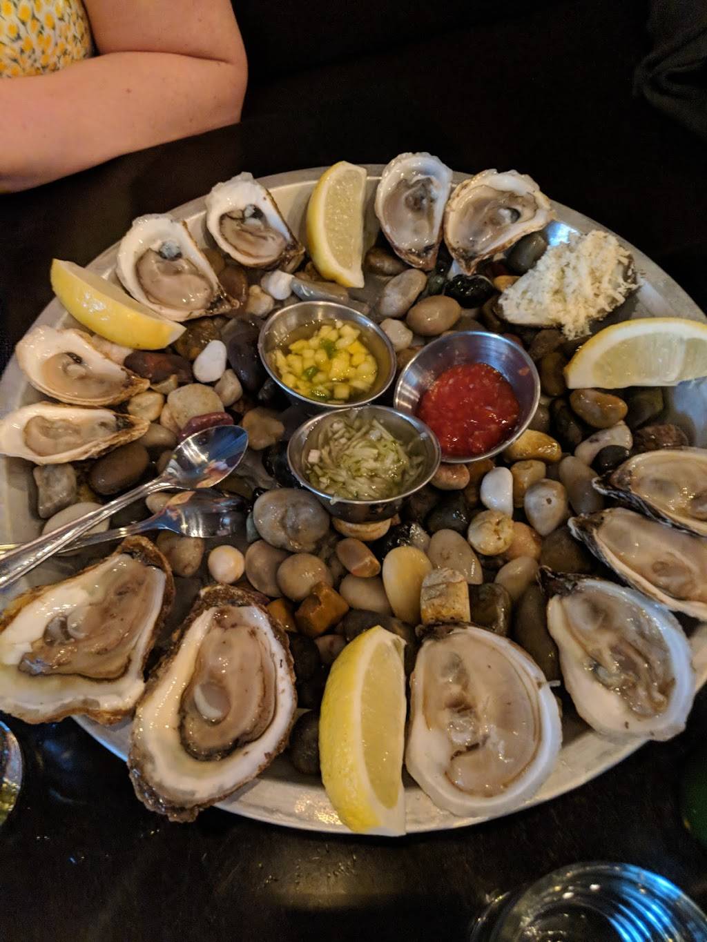 Hunter & Co. | restaurant | 349 Talbot St, London, ON N6A 2R5, Canada | 5196722555 OR +1 519-672-2555