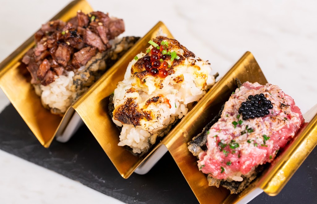 Sushi Boutique | restaurant | 1244 N Dearborn Pkwy, Chicago, IL 60610, USA | 3128181156 OR +1 312-818-1156