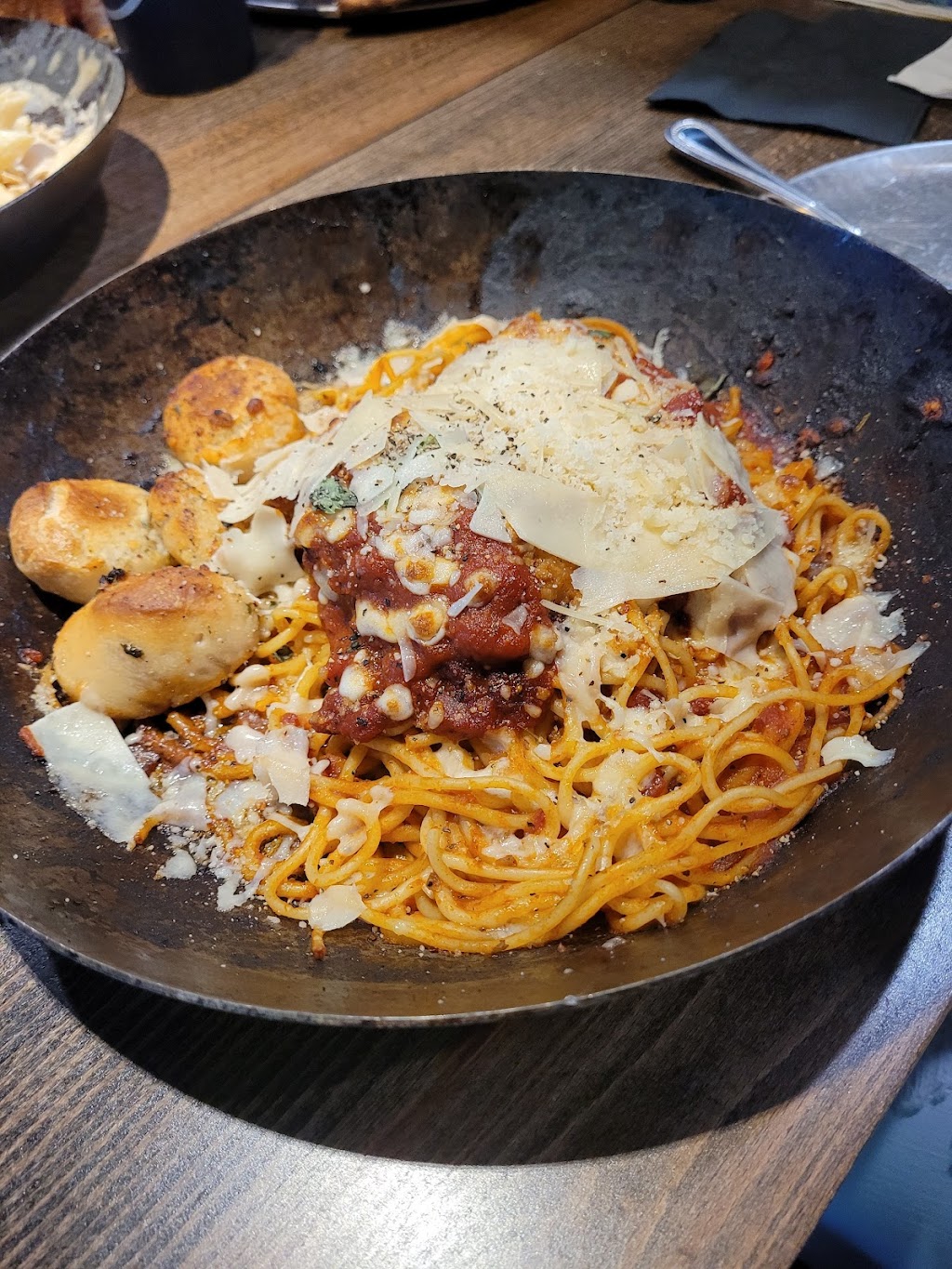 Rotolos Craft & Crust | restaurant | 681 S White Station Rd, Memphis, TN 38117, USA | 9014543352 OR +1 901-454-3352