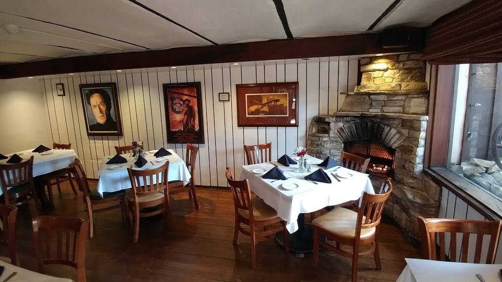 Hogs Breath Inn | restaurant | San Carlos St, Carmel-By-The-Sea, CA 93923, USA | 8316251044 OR +1 831-625-1044