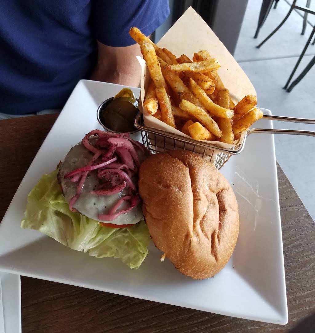 Hundred North Bar & Kitchen | restaurant | 100 N Gilbert Rd, Gilbert, AZ 85234, USA | 4803613536 OR +1 480-361-3536