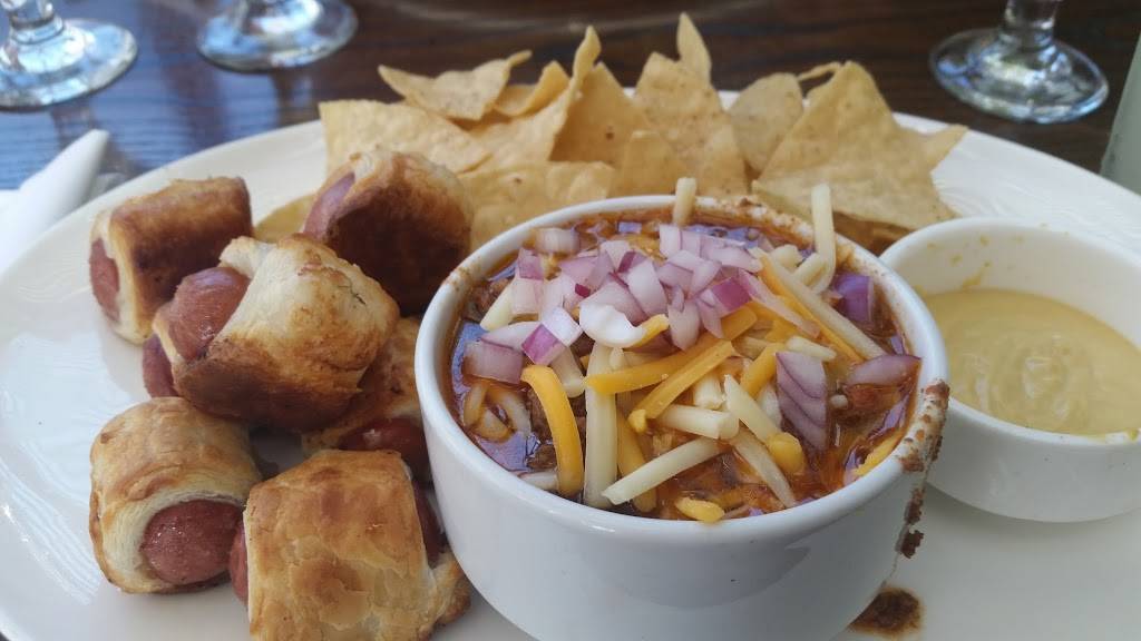 The Chelsea | restaurant | 12 Unquowa Pl, Fairfield, CT 06824, USA | 2032548200 OR +1 203-254-8200