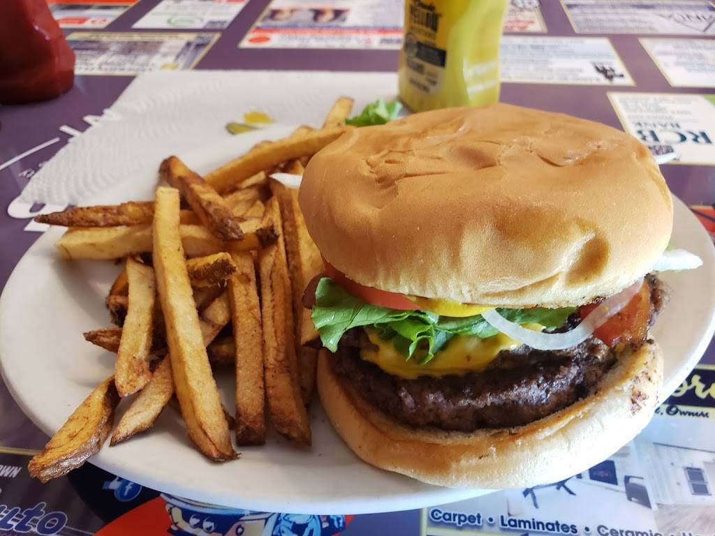 JW Cobbs | restaurant | 3200 N 14th St, Ponca City, OK 74601, USA | 5807628525 OR +1 580-762-8525