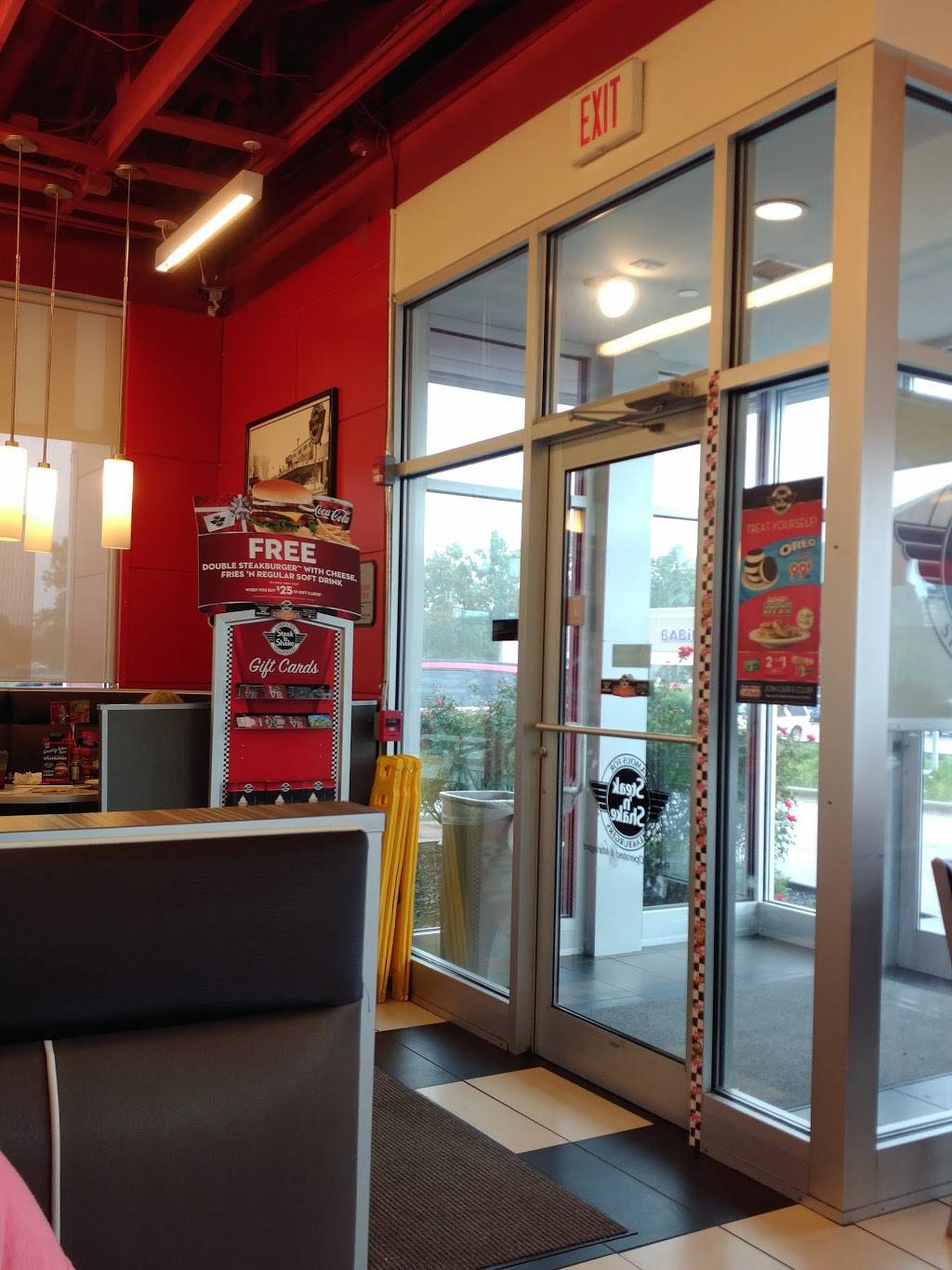 Steak n Shake | restaurant | 116 Grand Central Mall, Parkersburg, WV 26105, USA | 3044247050 OR +1 304-424-7050