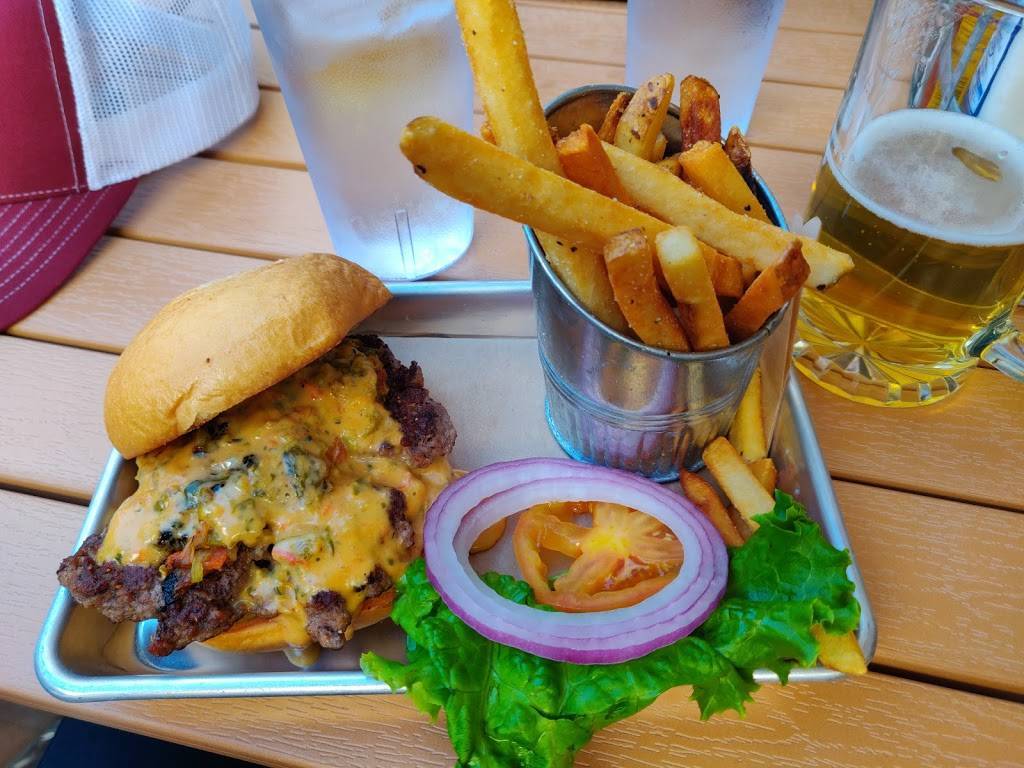 Petes Patio | restaurant | Atrium at 1600, International Mall, Las Cruces, NM 88003, USA | 5756464801 OR +1 575-646-4801