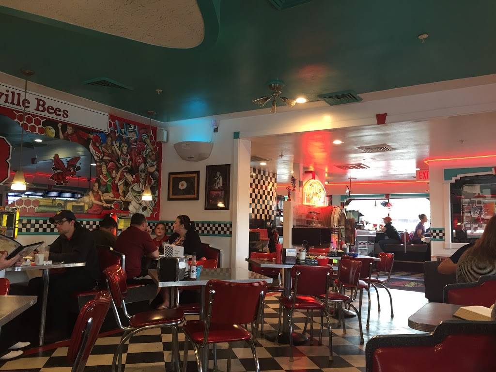 BVille Diner | restaurant | 18 E Genesee St, Baldwinsville, NY 13027, USA | 3156353180 OR +1 315-635-3180