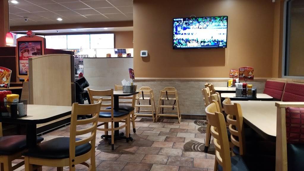 Dairy Queen Grill & Chill | restaurant | 1303 N Wayne St, Angola, IN 46703, USA | 2603194436 OR +1 260-319-4436