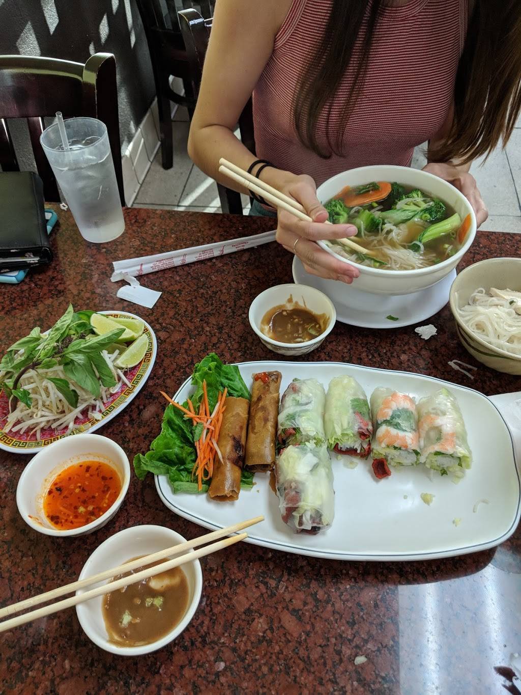 iPho | restaurant | 1072 S Brookhurst Rd, Fullerton, CA 92833, USA | 7145254444 OR +1 714-525-4444