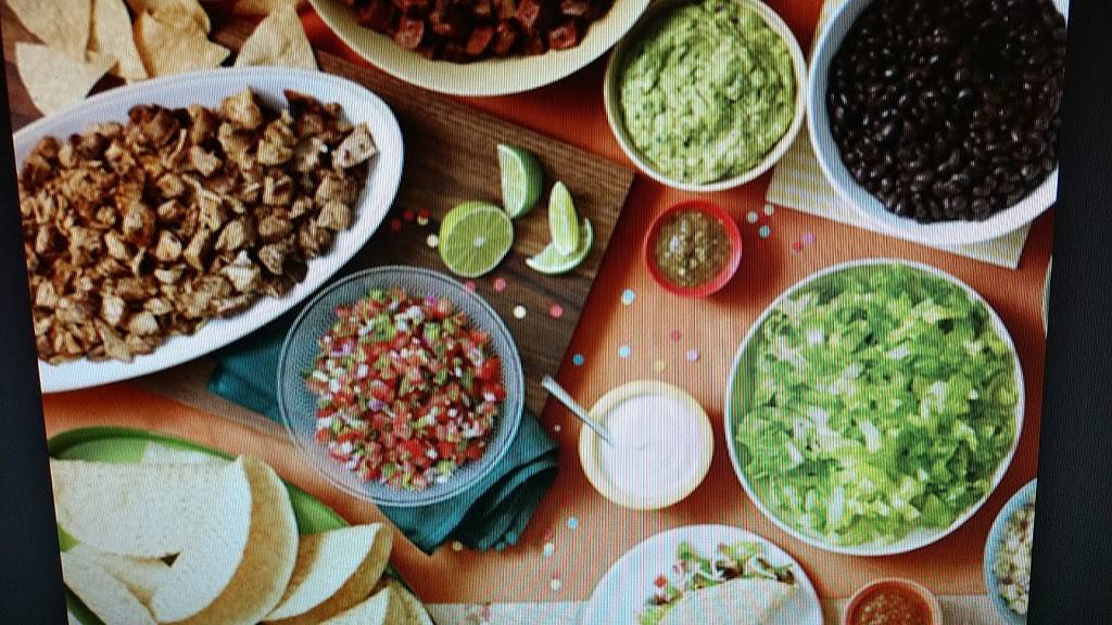 Chipotle Mexican Grill | restaurant | 620 Hempstead Turnpike, Elmont, NY 11003, USA | 5163280240 OR +1 516-328-0240