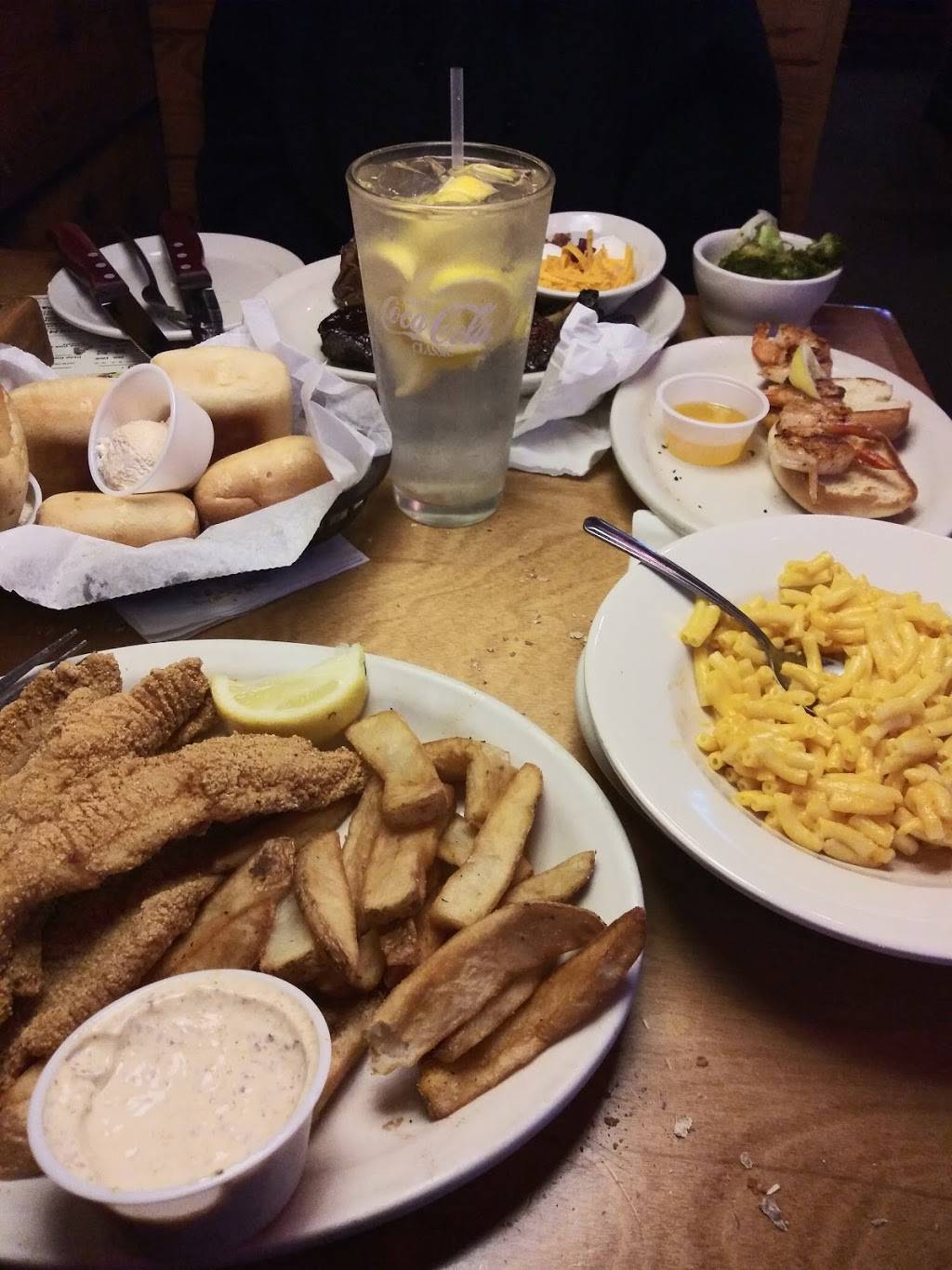 Texas Roadhouse | restaurant | 14660 Pardee Rd, Taylor, MI 48180, USA | 7343745500 OR +1 734-374-5500