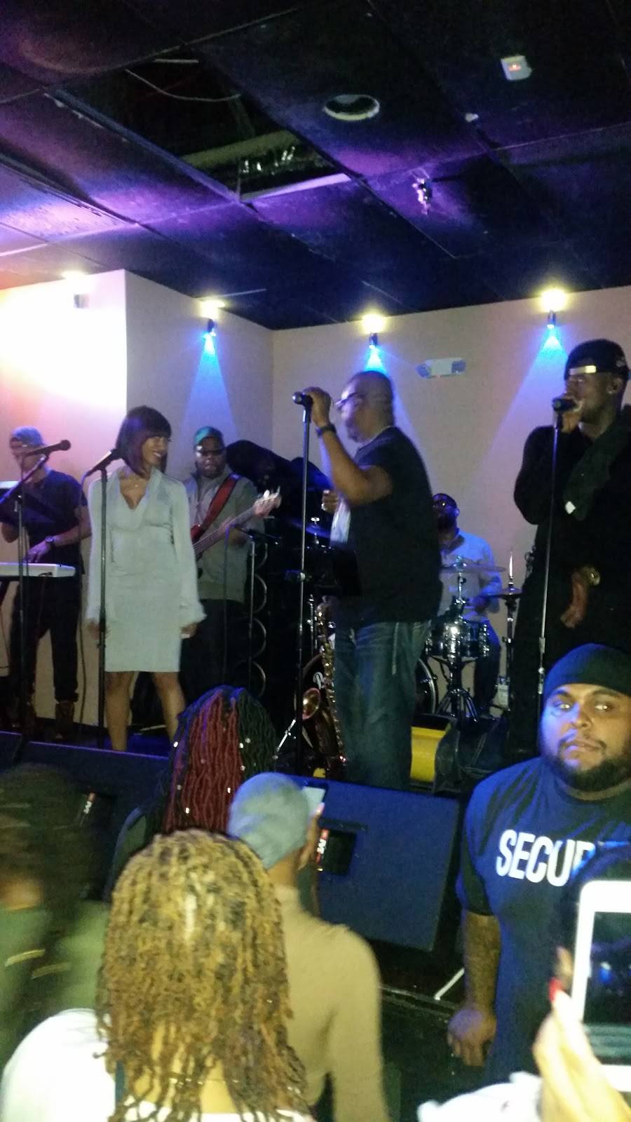 Wah Mee & New China | restaurant | 1604 Rhode Island Ave NE, Washington, DC 20002, USA | 2026353442 OR +1 202-635-3442