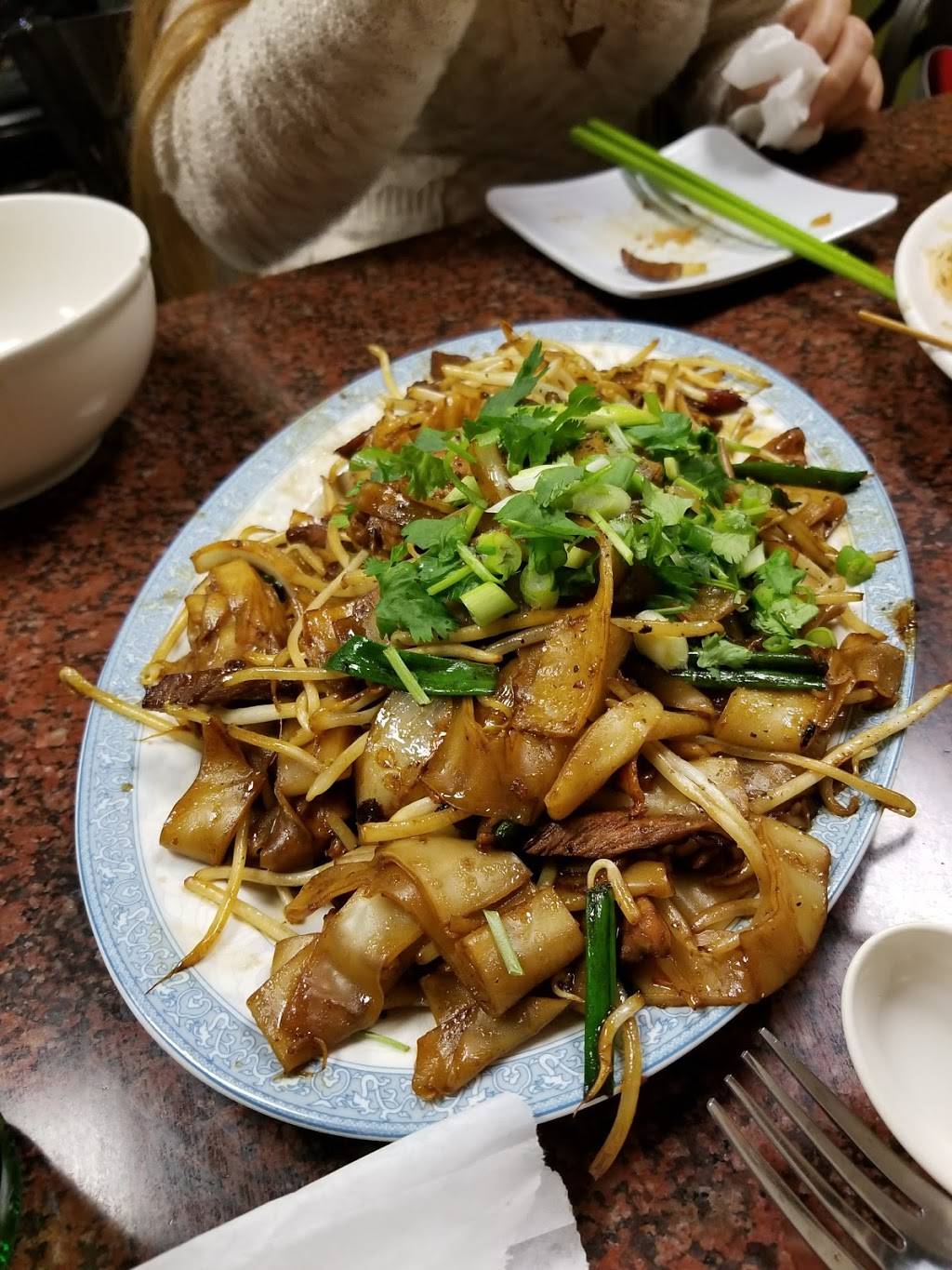 Pho Saigon Bay | restaurant | 1537 Howe Ave, Sacramento, CA 95825, USA | 9169221288 OR +1 916-922-1288