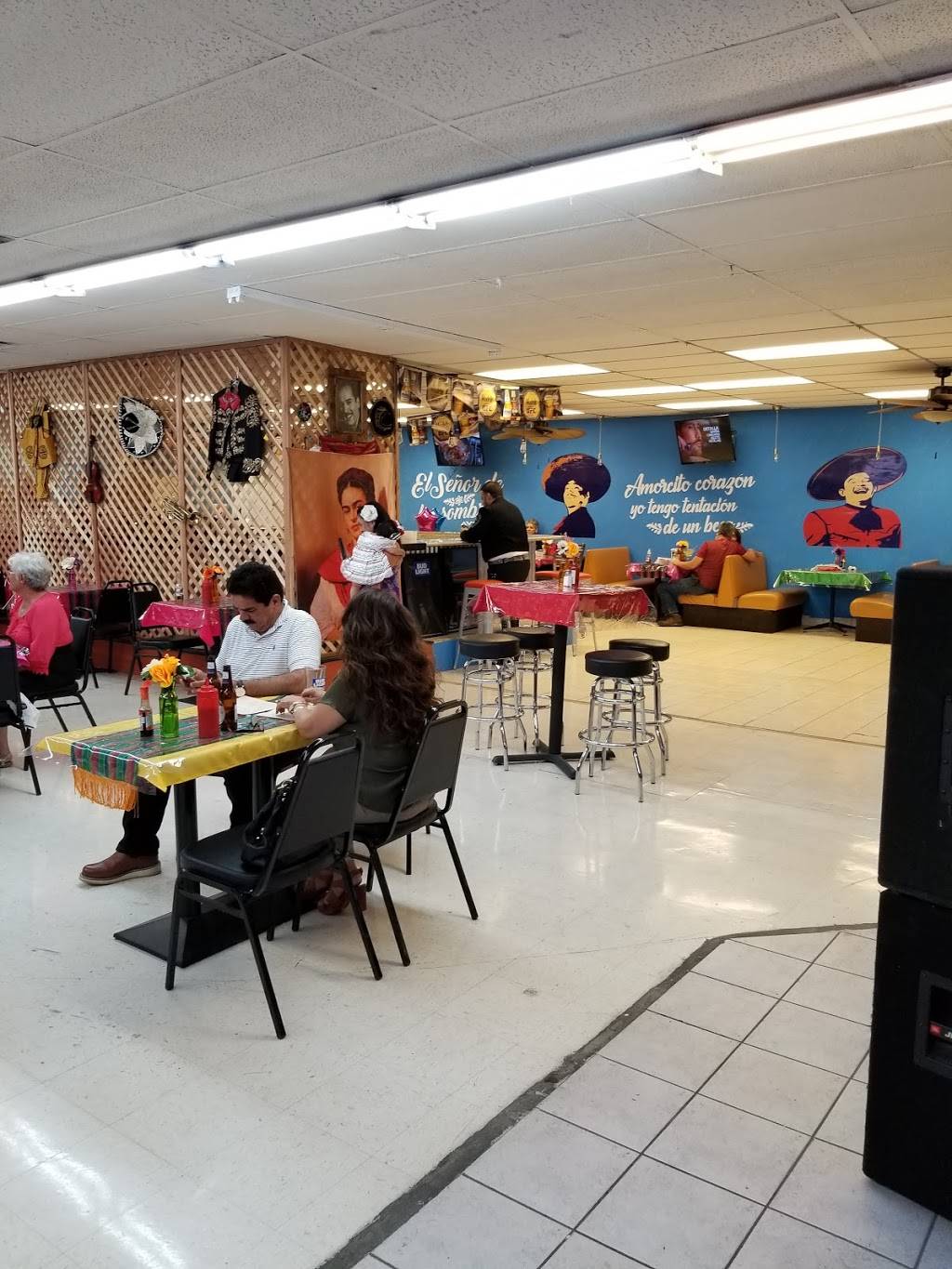 Mariachi loco Restaurant and Bar | restaurant | 2050 W Camelback Rd, Phoenix, AZ 85015, USA | 6026327631 OR +1 602-632-7631