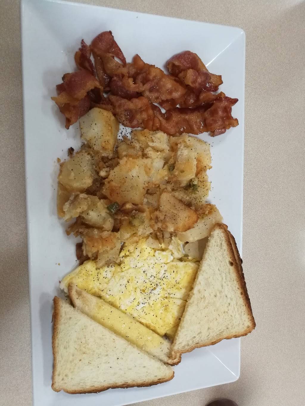 Randall | restaurant | 1328 Randall Ave, Bronx, NY 10474, USA | 7183280343 OR +1 718-328-0343