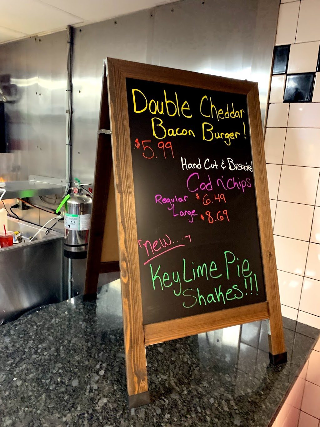 Zips Drive In | restaurant | 3204 N Monroe St, Spokane, WA 99205, USA | 5093253029 OR +1 509-325-3029