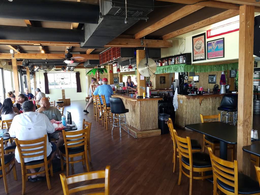 The Lighthouse Bar and Grill | restaurant | 151 Brannan Island Rd, Isleton, CA 95641, USA | 9167775702 OR +1 916-777-5702