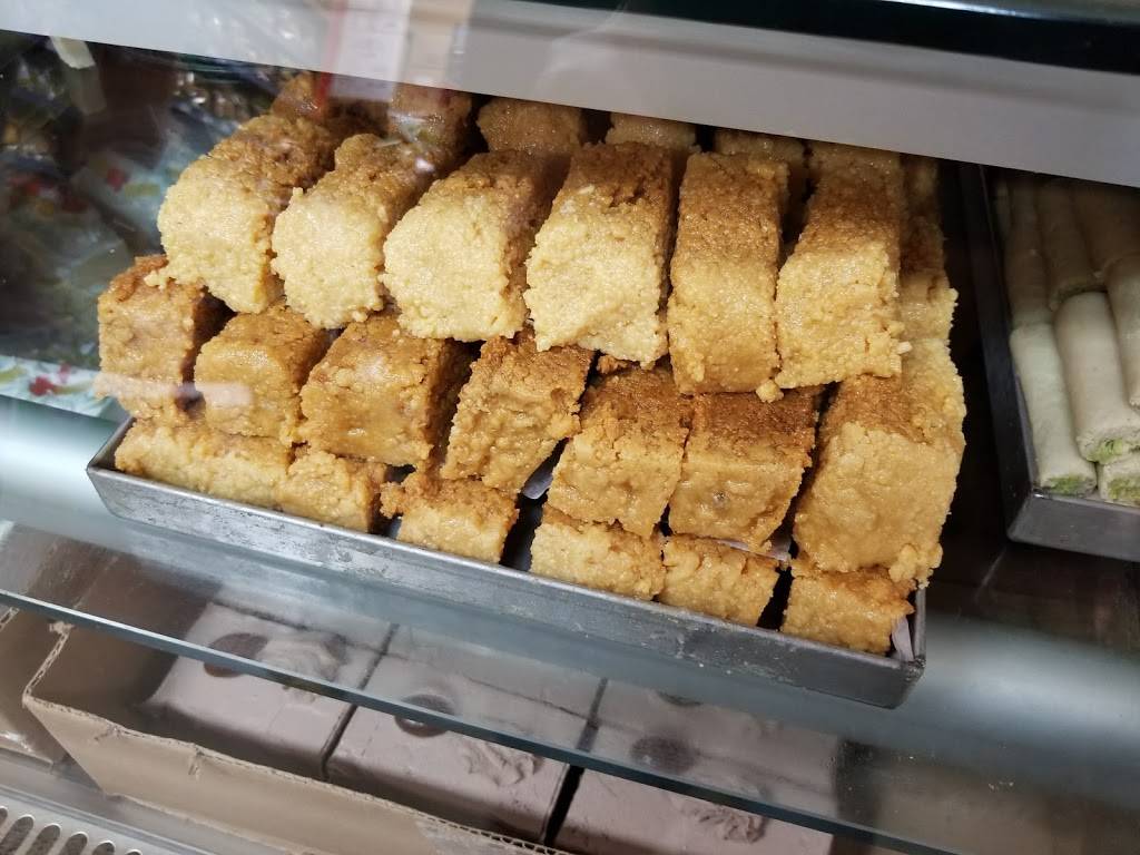 Lallys Sweets & Tandoori Restaurant | restaurant | 499 Ray Lawson Blvd, Brampton, ON L6Y 4E6, Canada | 9054506464 OR +1 905-450-6464