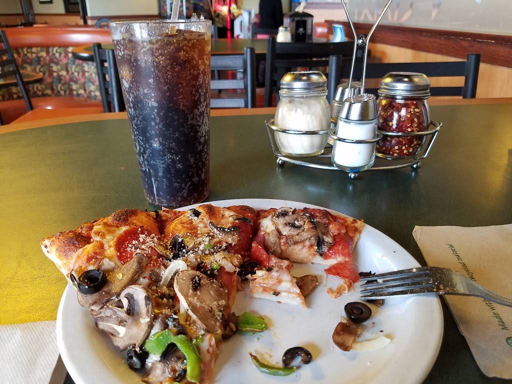 Round Table Pizza | meal delivery | 2120 Daniels St, Manteca, CA 95337, USA | 2098247500 OR +1 209-824-7500