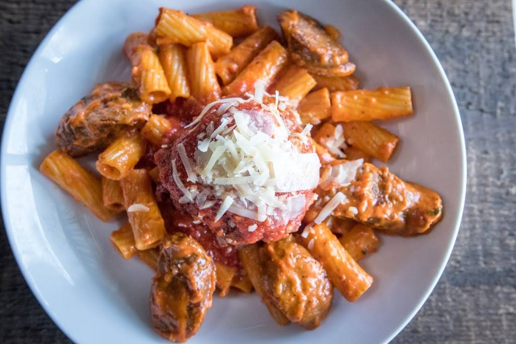 Bellinis Italian Eatery - Slingerlands | meal takeaway | 1365 New Scotland Rd, Slingerlands, NY 12159, USA | 5184396022 OR +1 518-439-6022