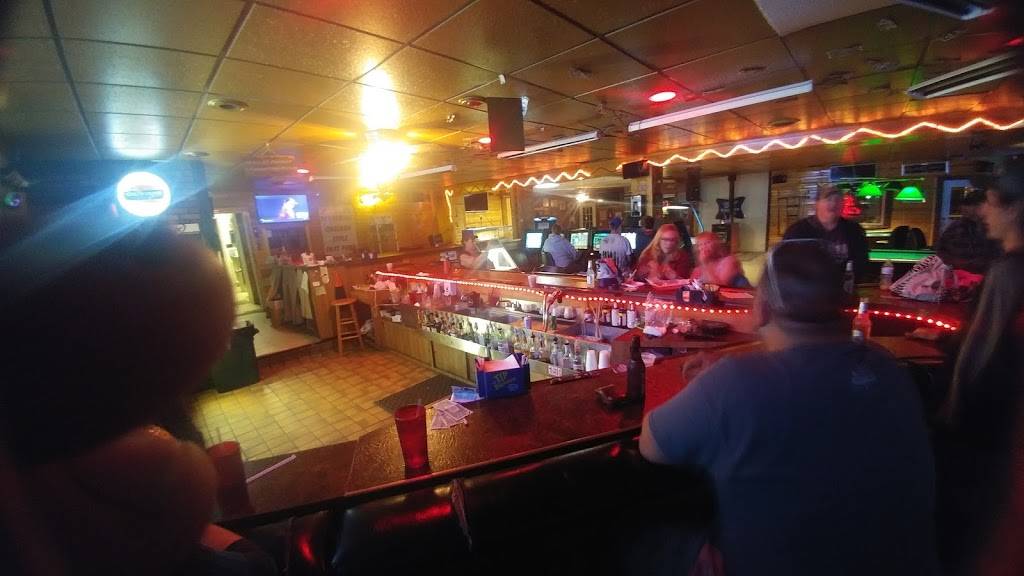 Bottoms Up Sports Bar & Grill | restaurant | 5165 N North Main St, Winter, WI 54896, USA | 7152662029 OR +1 715-266-2029