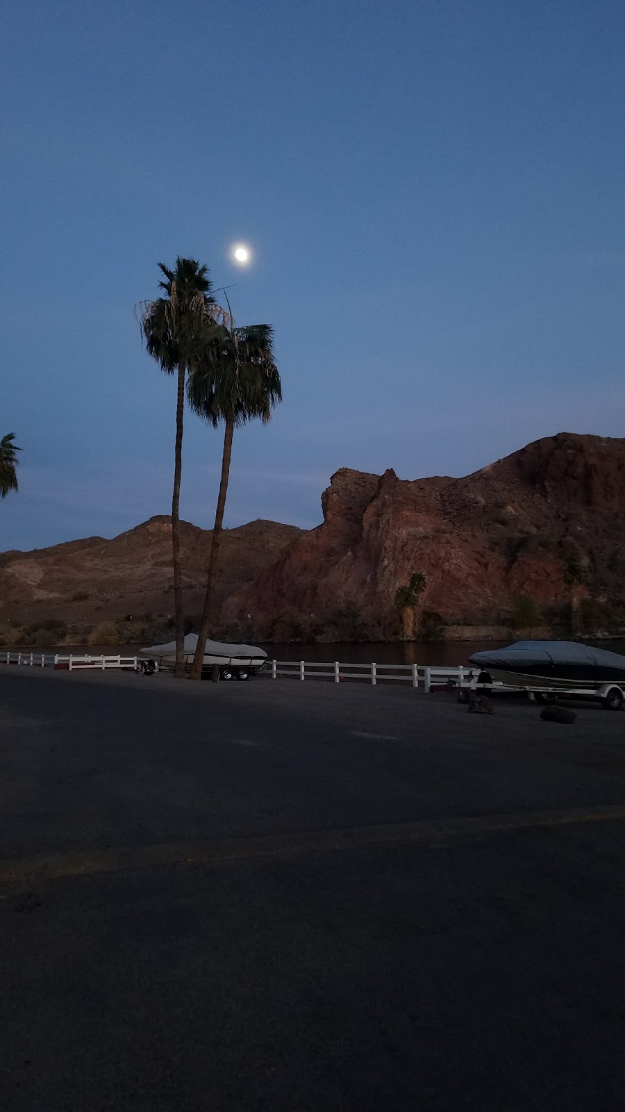 Club Paradise | restaurant | 451 Parker Dam Rd, Parker Dam, CA 92267, USA | 7606633700 OR +1 760-663-3700