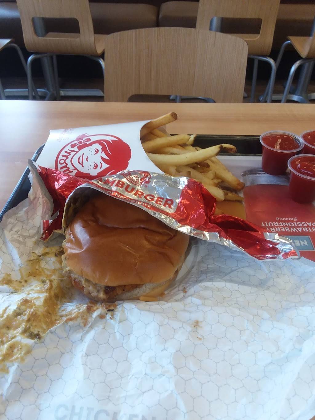 Wendys | restaurant | 914 2nd St, St Marys, WV 26170, USA | 3046842609 OR +1 304-684-2609