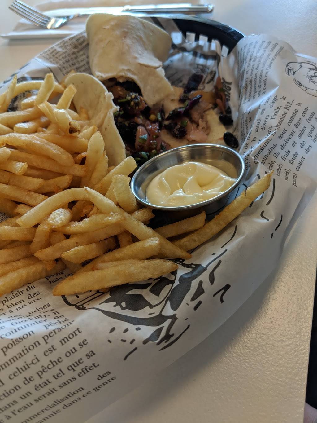 Snak Bar | Cuisinomane | restaurant | 17659 Rue Charles, Mirabel, QC J7J 1L8, Canada | 4504209398 OR +1 450-420-9398