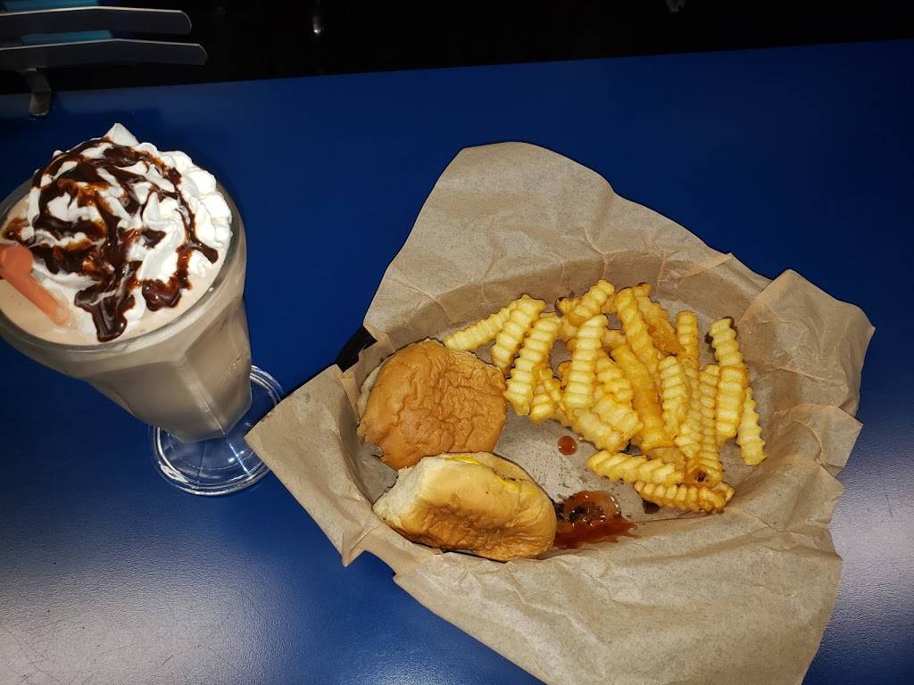 Old Town Snow White Grill, LLC | restaurant | 159 N Loudoun St, Winchester, VA 22601, USA | 5404315977 OR +1 540-431-5977