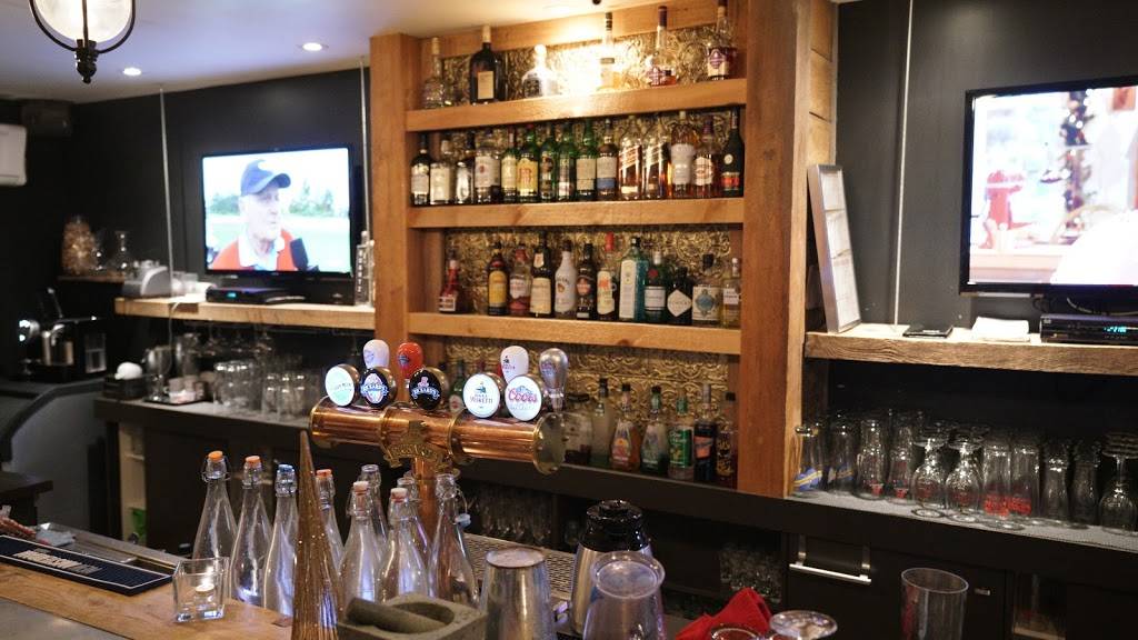 Restaurant Le Côte | restaurant | 12 Rue Saint-Matthieu, Beloeil, QC J3G 2W1, Canada | 4504641633 OR +1 450-464-1633