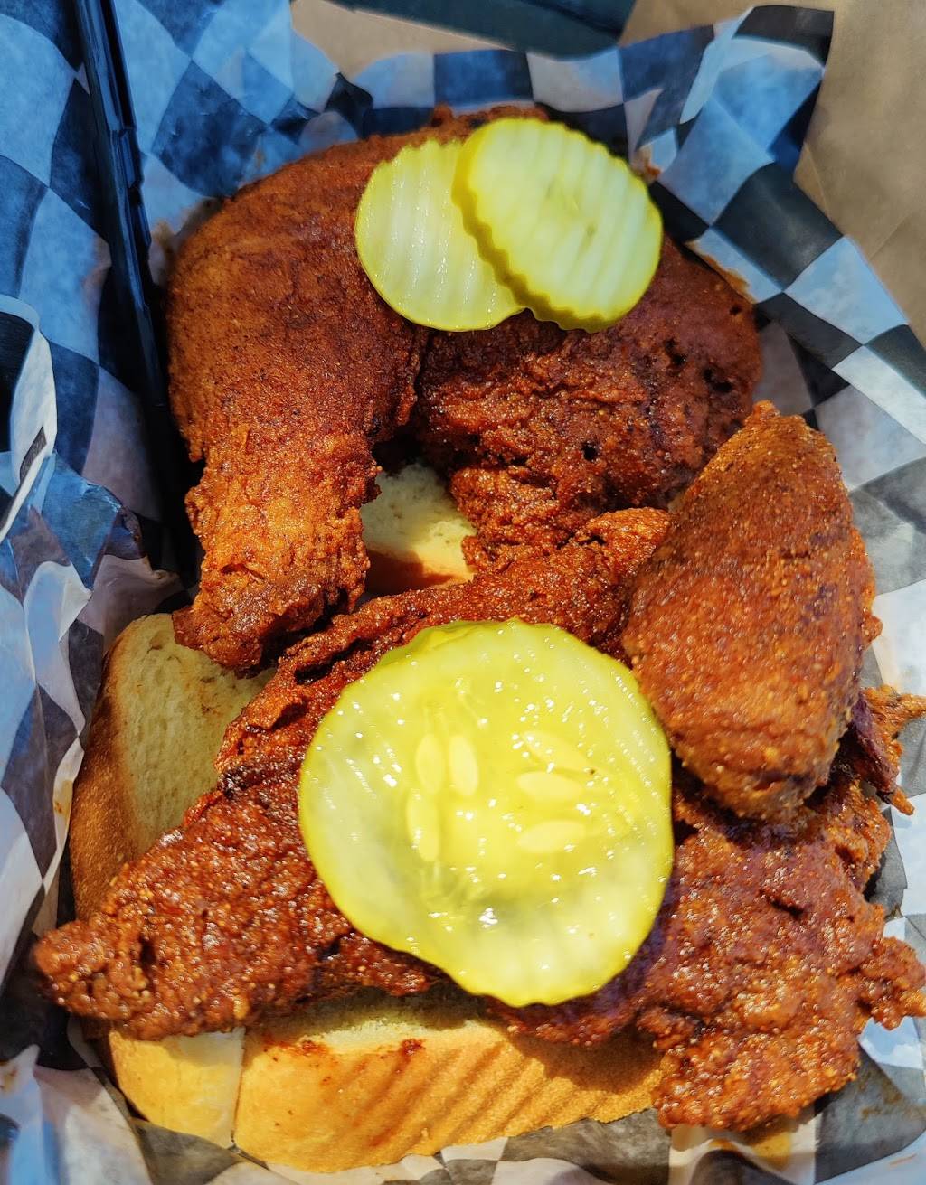 Fat Mikes Hot Chicken | restaurant | 360 W Plant St, Winter Garden, FL 34787, USA | 4076140499 OR +1 407-614-0499