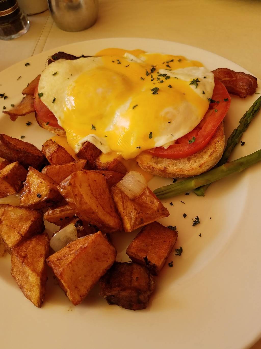 Gallery Grille | restaurant | 383 Tequesta Dr, Tequesta, FL 33469, USA | 5615753775 OR +1 561-575-3775