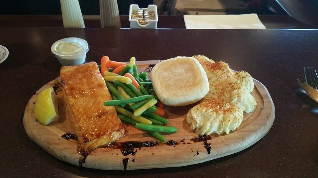 Hoppies Landing | restaurant | 1395 US-31, Pellston, MI 49769, USA | 2315398900 OR +1 231-539-8900