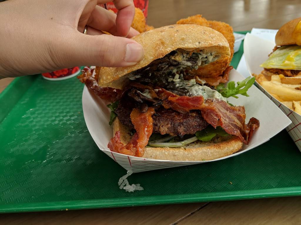 Hungry Bear Restaurant | restaurant | 1313 Disneyland Dr, Anaheim, CA 92802, USA | 7147813463 OR +1 714-781-3463