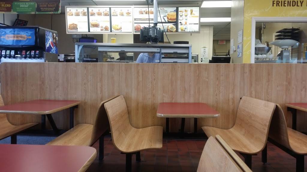 Biscuitville | cafe | 4764 S Amherst Hwy, Madison Heights, VA 24572, USA | 4345280507 OR +1 434-528-0507