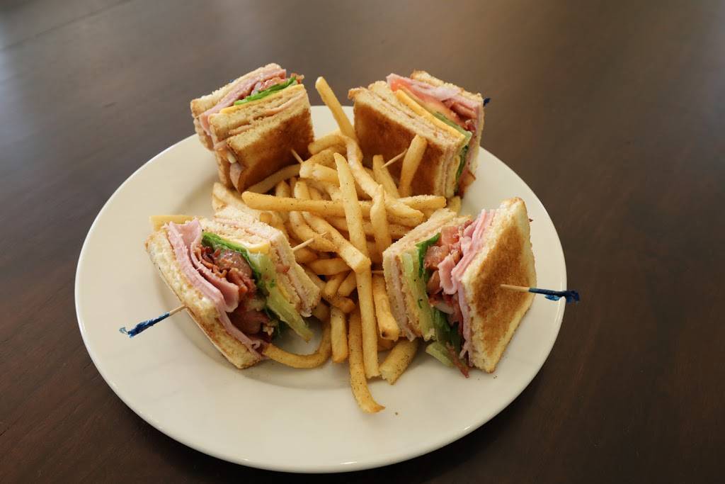 Chimney Oaks Bar & Grill | restaurant | 148 Chimney Oaks Drive, Homer, GA 30547, USA | 7066773335 OR +1 706-677-3335