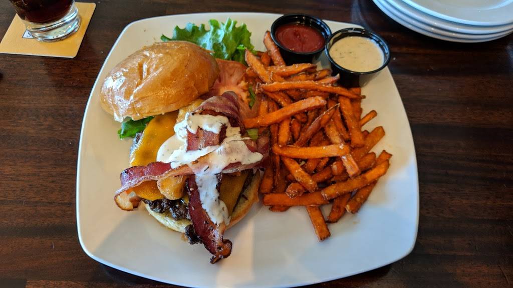 Brickside Grille & Tap | restaurant | 203 Bridge Ave E, Delano, MN 55328, USA | 7632767276 OR +1 763-276-7276