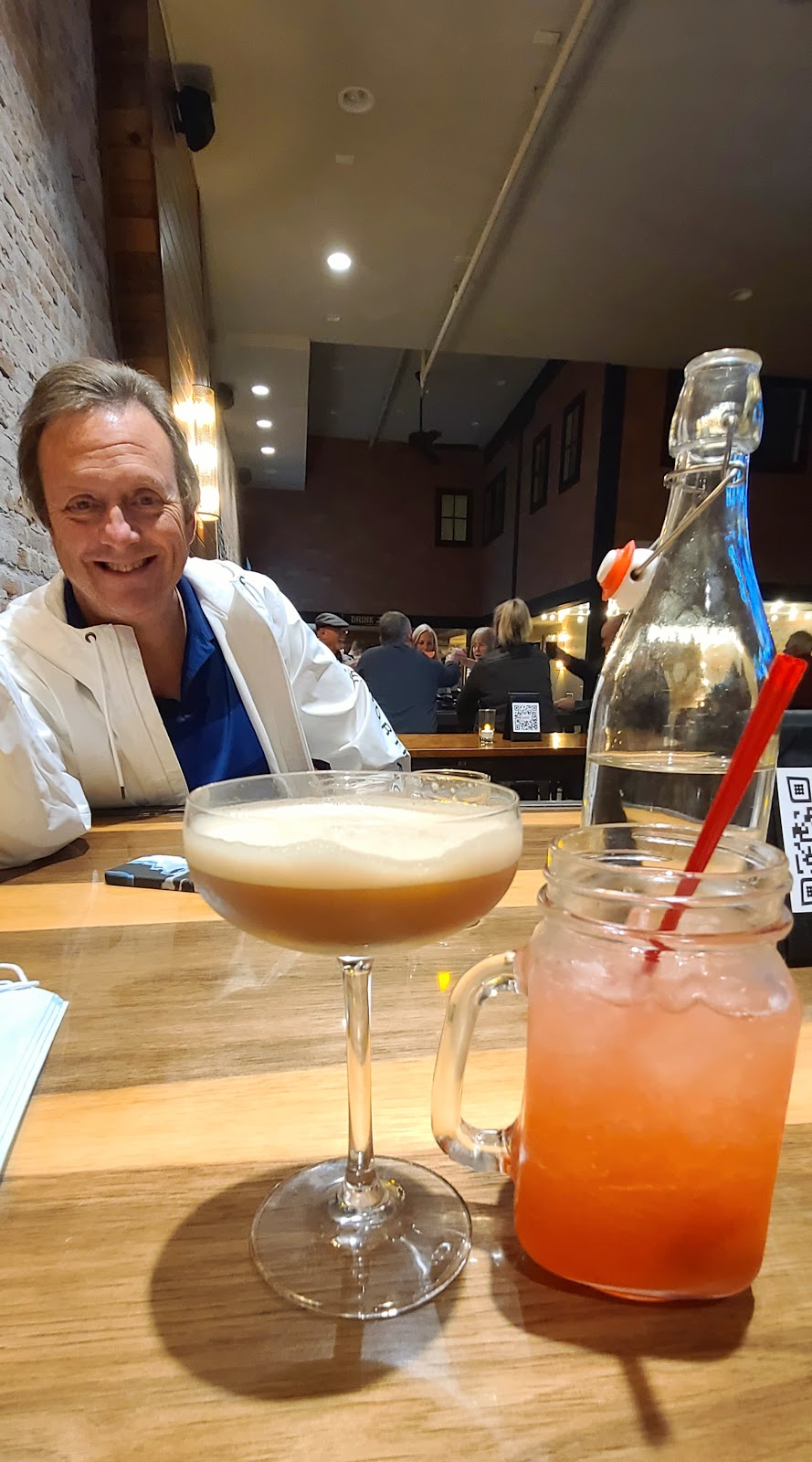 Laylas Bar + Kitchen | night club | 142-B E Woodin Ave, Chelan, WA 98816, USA | 5098880800 OR +1 509-888-0800