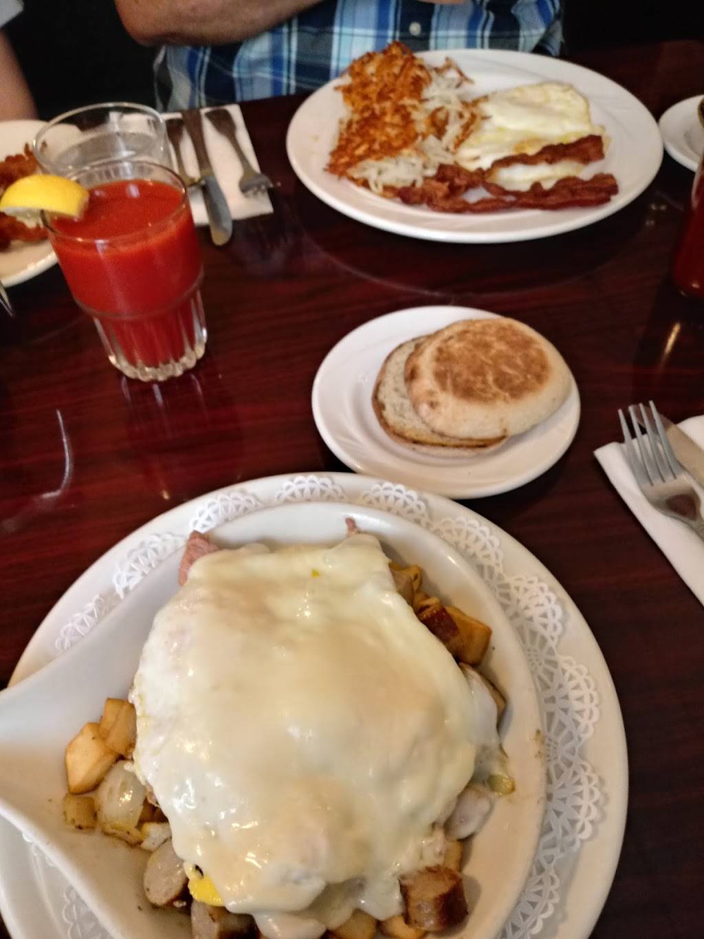 Ashford House | restaurant | 7959 W 159th St, Tinley Park, IL 60477, USA | 7086337600 OR +1 708-633-7600