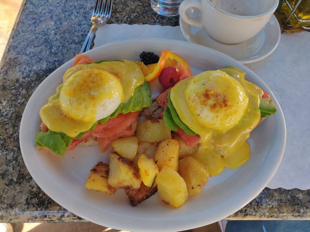 Due Lune Cucina | restaurant | 1 State St, Santa Barbara, CA 93101, USA | 8057703112 OR +1 805-770-3112