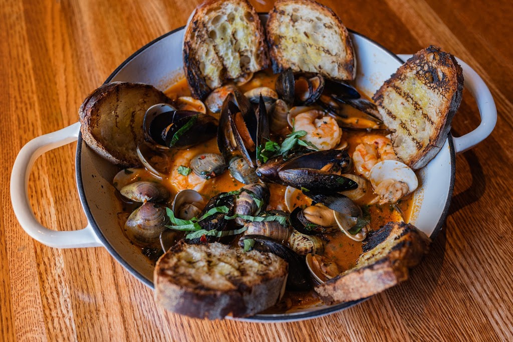 Vitalia | restaurant | 2935 Veterans Rd W, Staten Island, NY 10309, USA | 7183686198 OR +1 718-368-6198