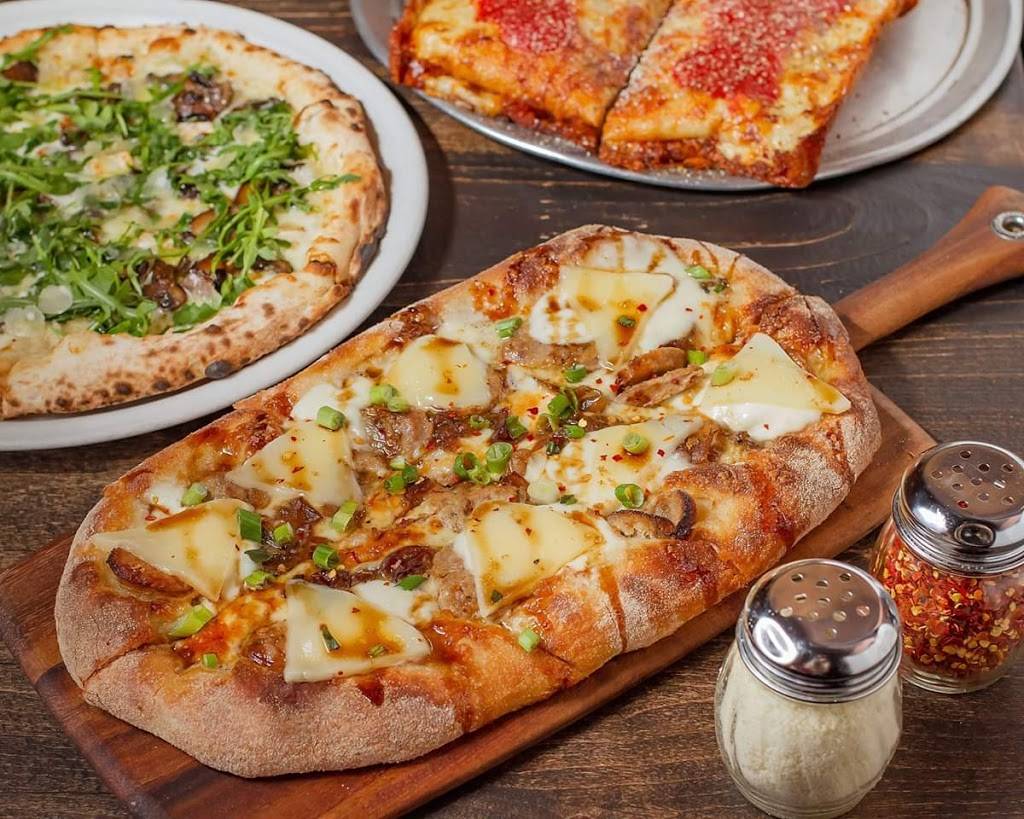 Pizza Rock | restaurant | 1020 K St, Sacramento, CA 95814, USA | 9167375777 OR +1 916-737-5777