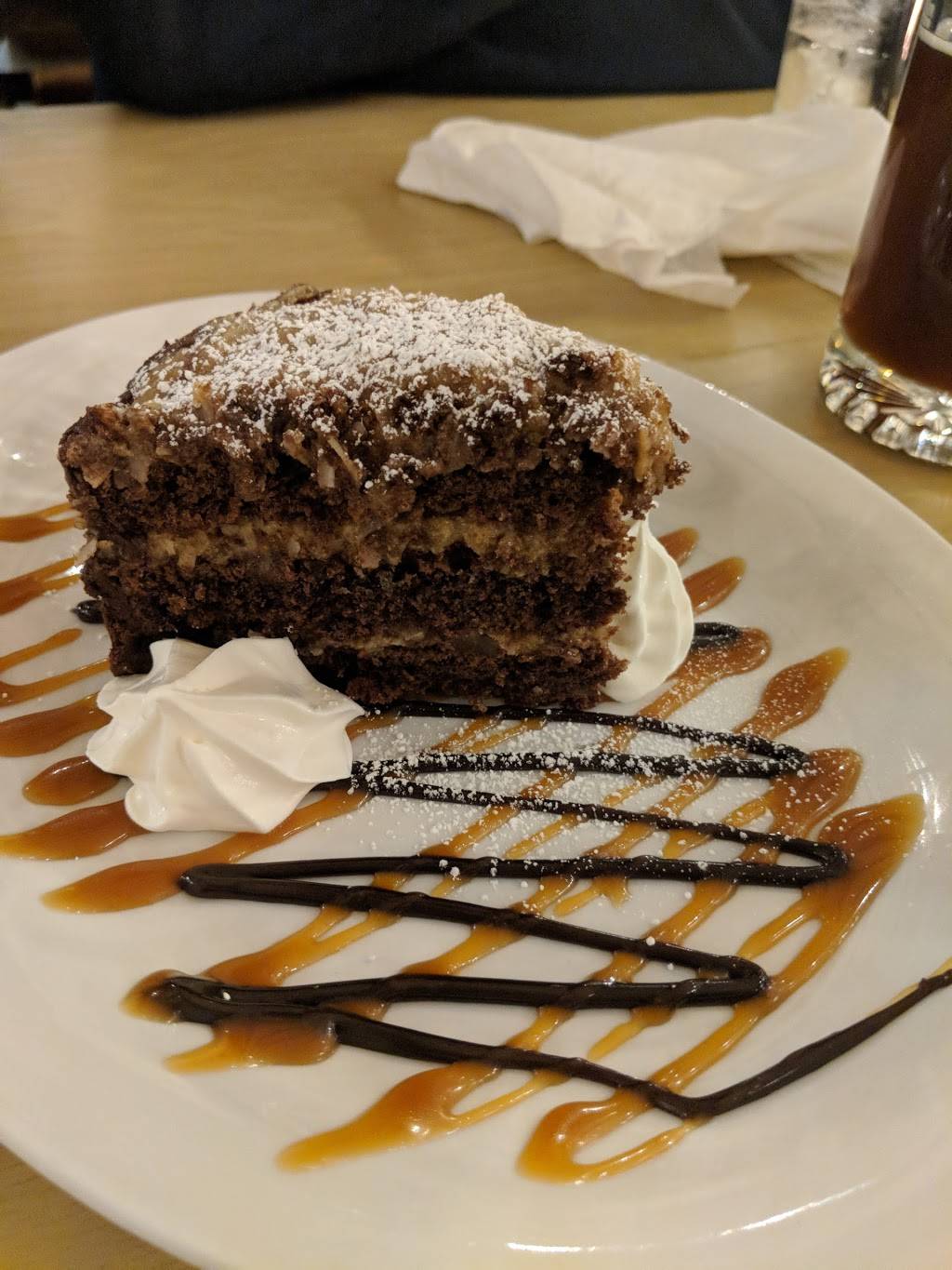 Das Bevo | restaurant | 4749 Gravois Ave, St. Louis, MO 63116, USA | 3148322251 OR +1 314-832-2251