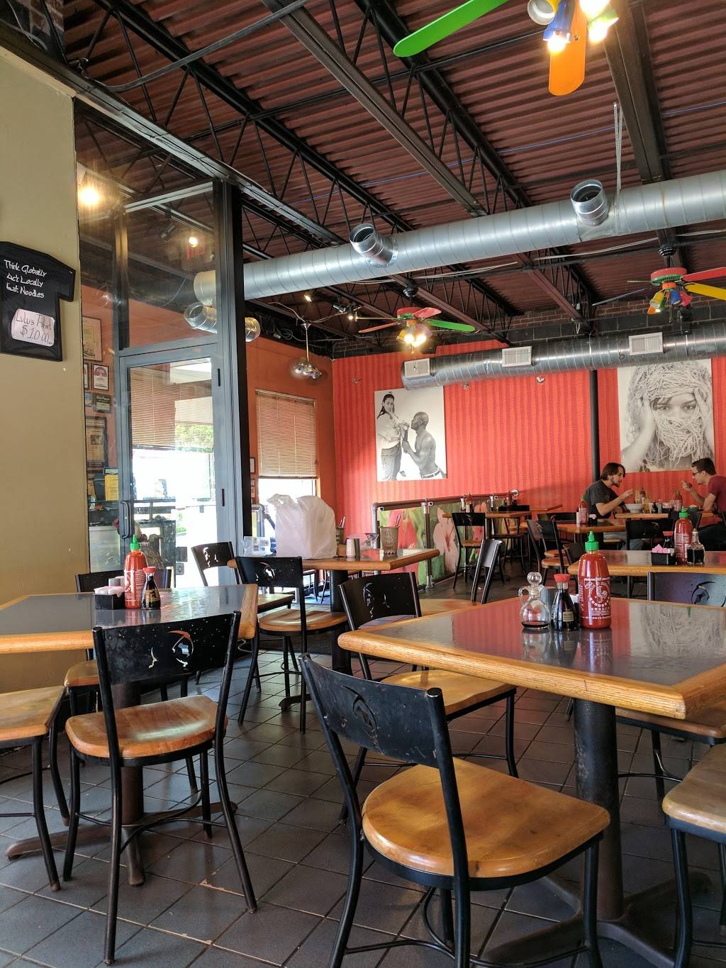 Lulus Noodles | restaurant | 400 S Craig St, Pittsburgh, PA 15213, USA | 4126877777 OR +1 412-687-7777