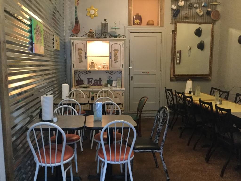 Rods Rockin Rolls | restaurant | 327 Main St, Ducktown, TN 37326, USA | 4237615000 OR +1 423-761-5000