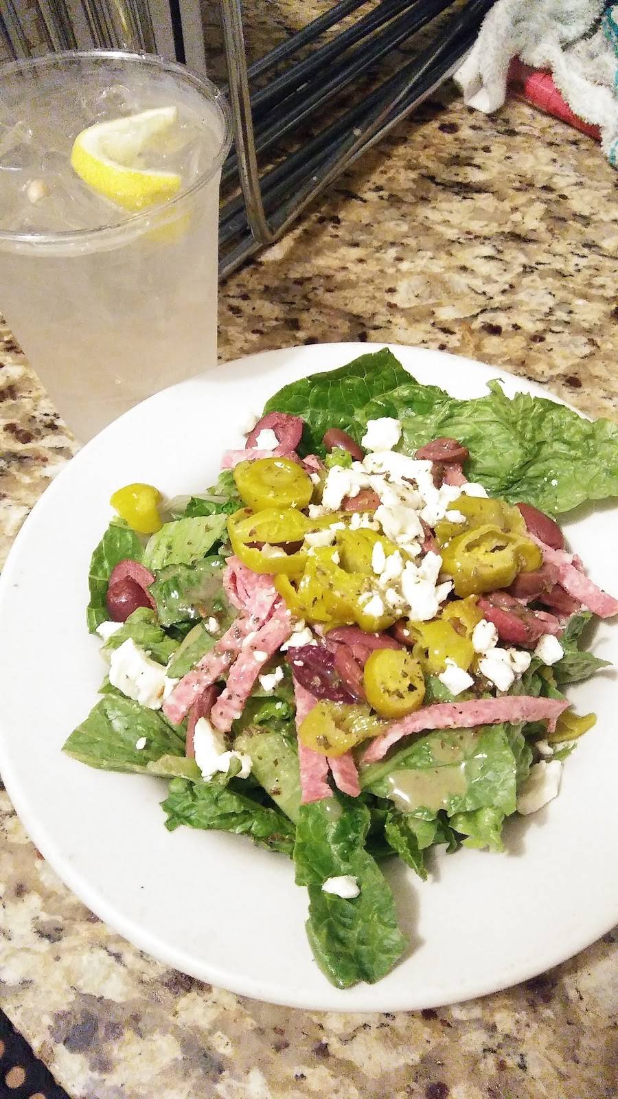 McClains Pizzeria | restaurant | 115 Girod St, Mandeville, LA 70448, USA | 9857780955 OR +1 985-778-0955