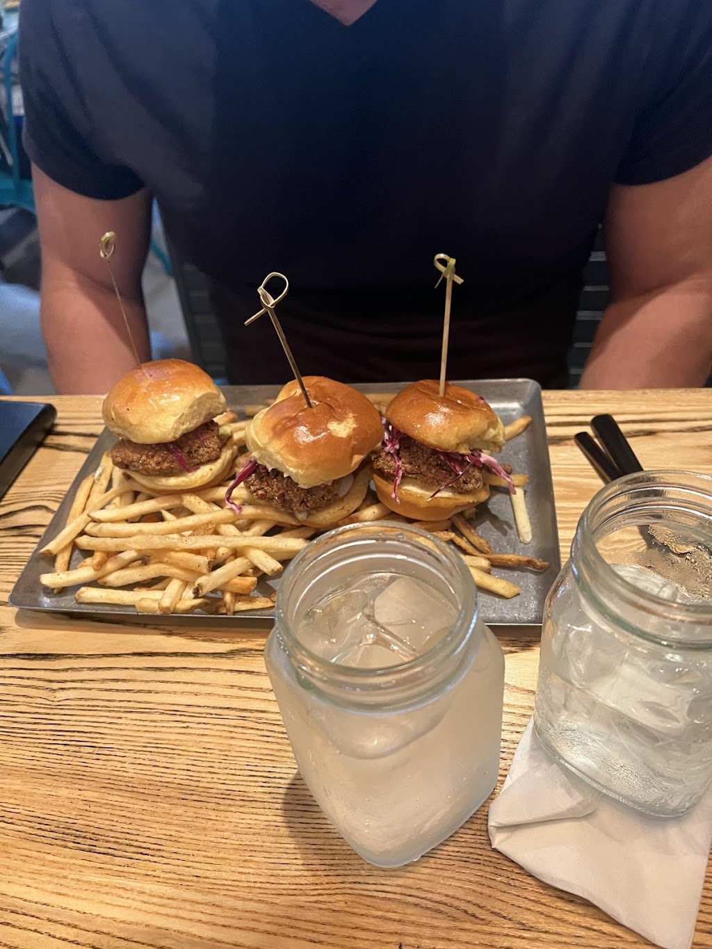 Dive Southern Coastal Kitchen | restaurant | 135 Reinhardt College Pkwy Suite 1, Canton, GA 30114, USA | 7702248816 OR +1 770-224-8816