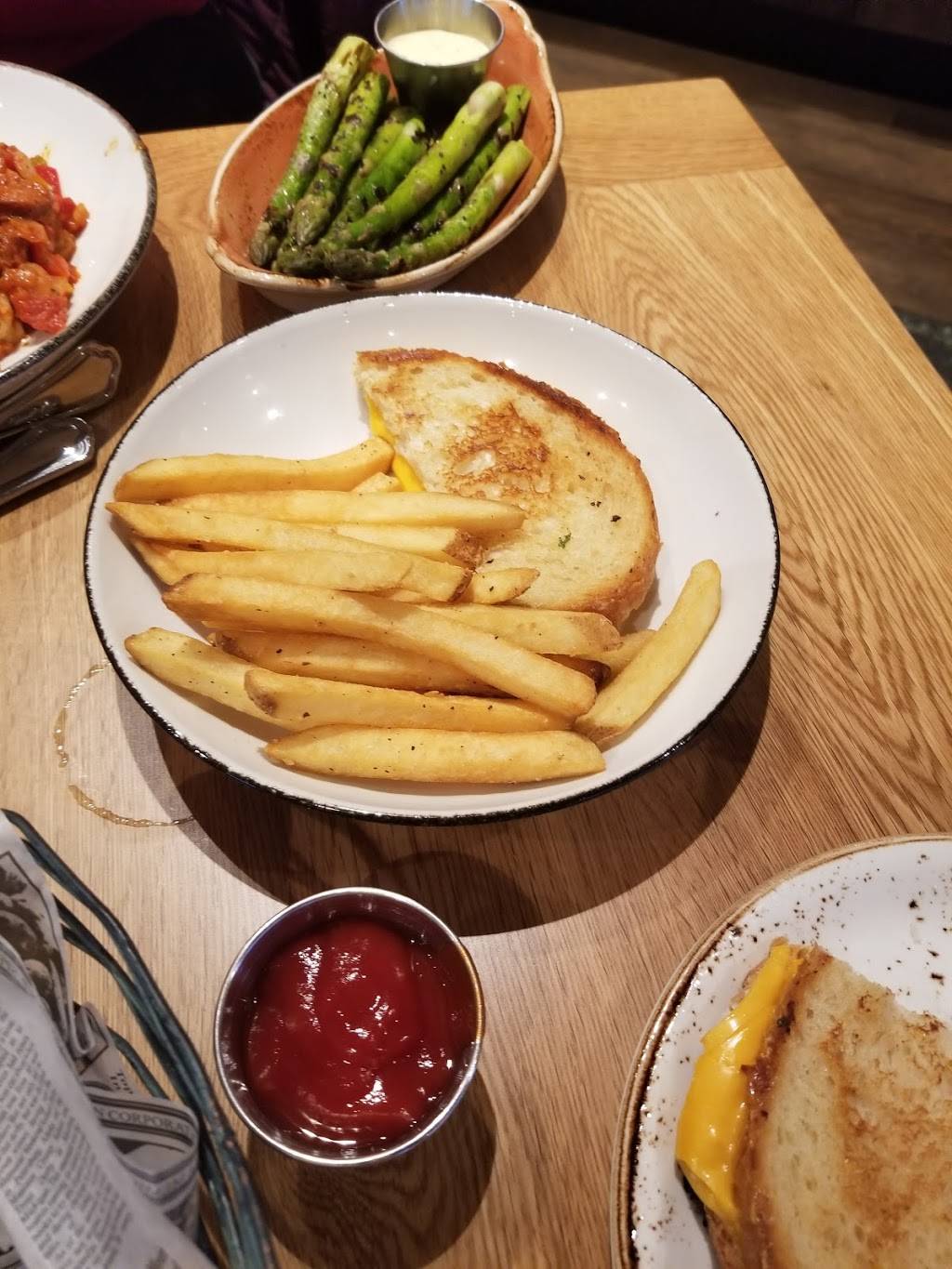 The Barrel Club | restaurant | 4910 W 111th St, Oak Lawn, IL 60453, USA | 7085813357 OR +1 708-581-3357