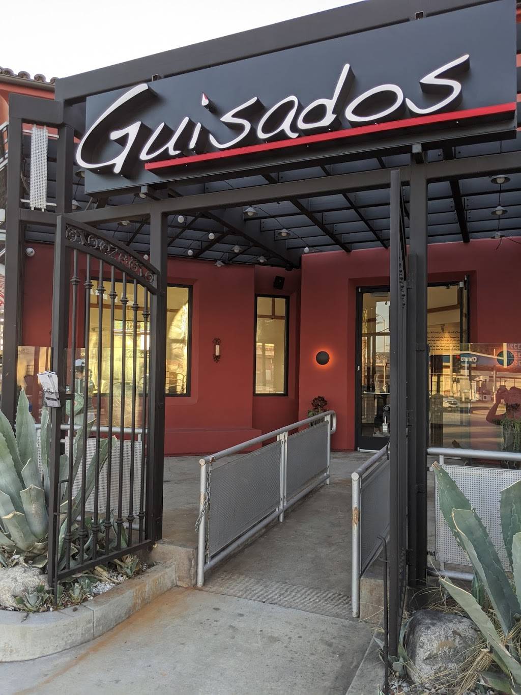 Guisados | restaurant | 577 S Arroyo Pkwy, Pasadena, CA 91105, USA | 6264492999 OR +1 626-449-2999