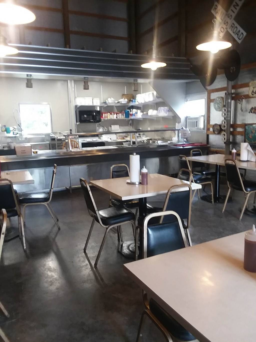 Pappy’s Smoked BBQ | restaurant | 3361 IN-57, Oakland City, IN 47660, USA | 8126642484 OR +1 812-664-2484